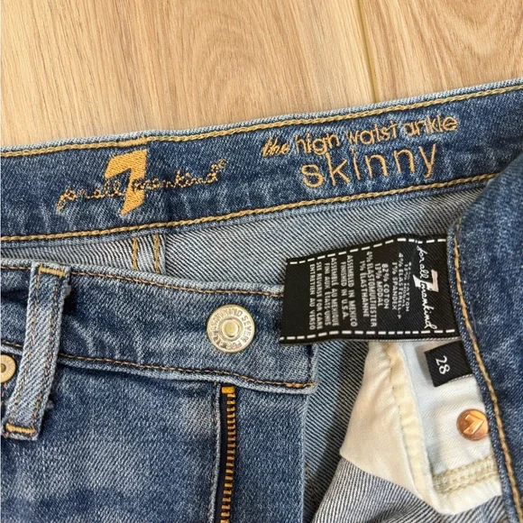 7 For All Mankind Blue and Silver Ankle Cropped Jeans - Picture 2 of 4